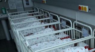 Стандартите на българските родилни отделения не са осъвременени и са