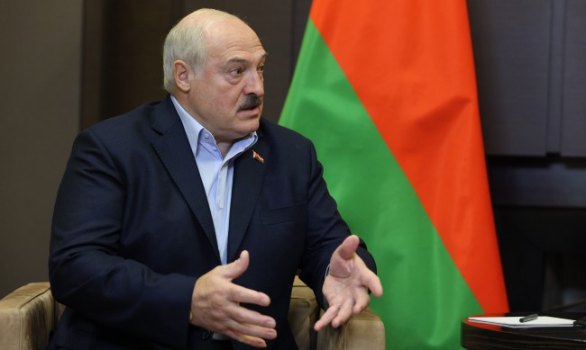 Лукашенко: Съседните страни са готови да агресират срещу Беларус
