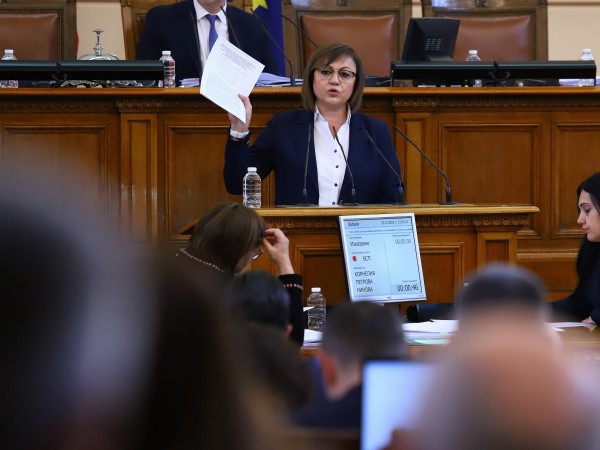 Лидерът на БСП Корнелия Нинова нападна остро служебния премиер Гълъб