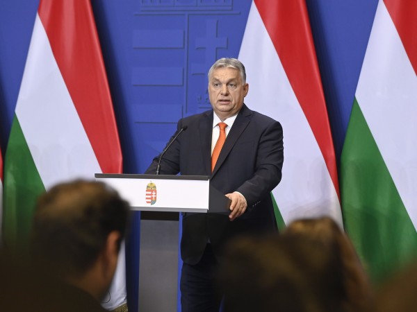 Премиерът на Унгария Виктор Орбан призова да се разпусне Европейския