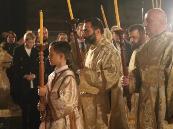 Десетки миряни се събраха в катедралния храм Св. Александър Невски