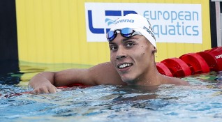 Румънският плувец Давид Попович е победителят в 49 о издание на