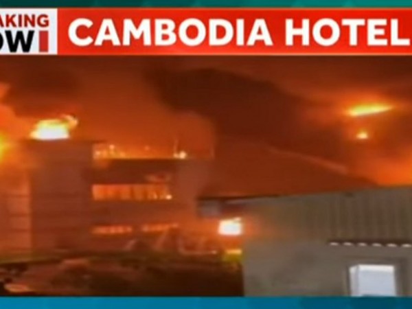 Най-малко десет са жертвите при пожар тази нощ в хотелски