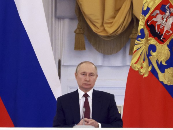 Руският президент Владимир Путин обича да се рови в историята