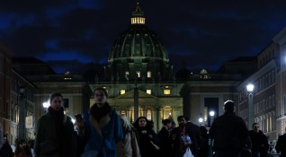 Днес католиците могат да се поклонят във Ватикана на почетния