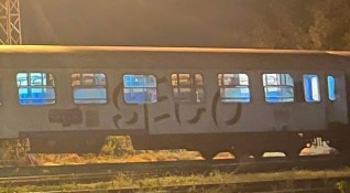 Причината за пожара във влака Варна София вчера са дефектирали силови