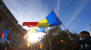 Гражданите на Румъния повишават недоверието към идеята че страната ще
