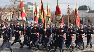 Традиционният Богоявленски водосвет на бойните знамена флаговете и знамената светини на