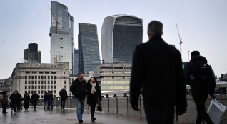 Около една трета от британските фирми изпитват недостиг на персонал