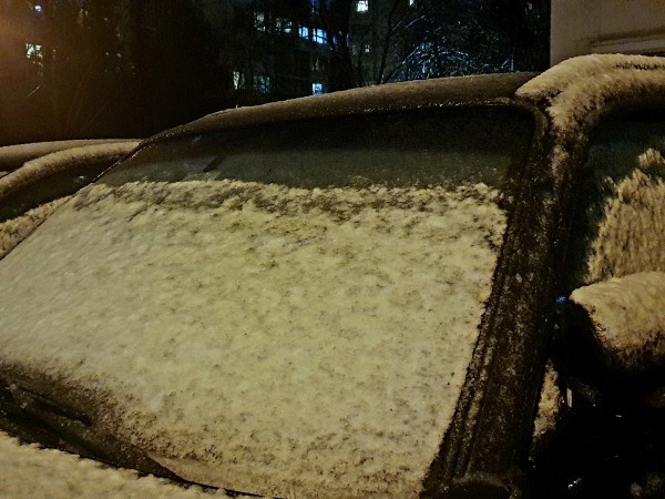 Заради валежите от сняг тази нощ в София са извършени
