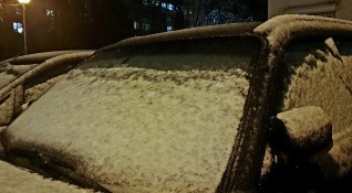 Заради валежите от сняг тази нощ в София са извършени