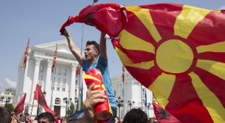 Албанските партии в Северна Македония са готови да подкрепят промените