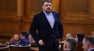 Настимир Ананиев ще съди Слави Трифонов заради скандала с Nexo
