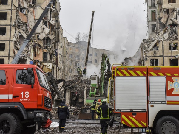 Броят на загиналите при съботния руски ракетен удар по жилищен