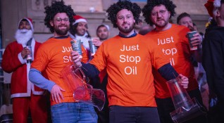 Just Stop Oil е група екоактивисти според която светът се