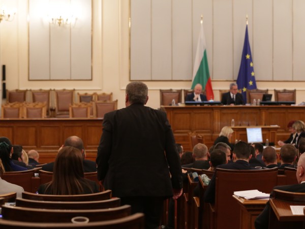 Демократична България не поиска до последно третия мандат. Заявката беше дайте,