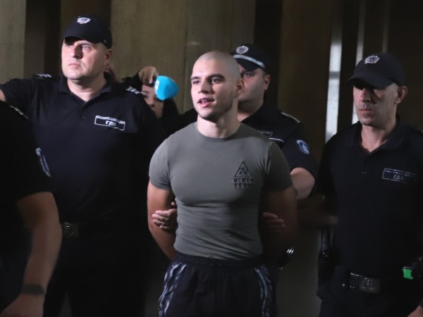Прокурорският син от Перник Васил Михайлов, срещу когото са повдигнати