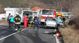 Жената която пострада при катастрофата между ТИР и кола край