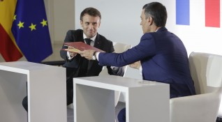 Франция и Испания обявиха договор за приятелство между двете държави