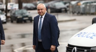 Служебният министър на вътрешните работи Иван Демерджиев проведе спешен телефонен