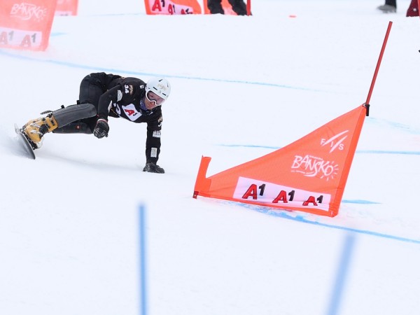 Дарио Кавицел спечели първия старт от Световната купа по сноуборд