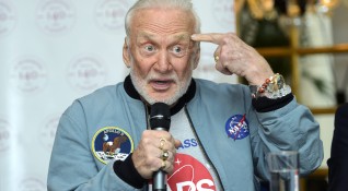 Бившият американски астронавт Бъз Олдрин се ожени за четвърти път