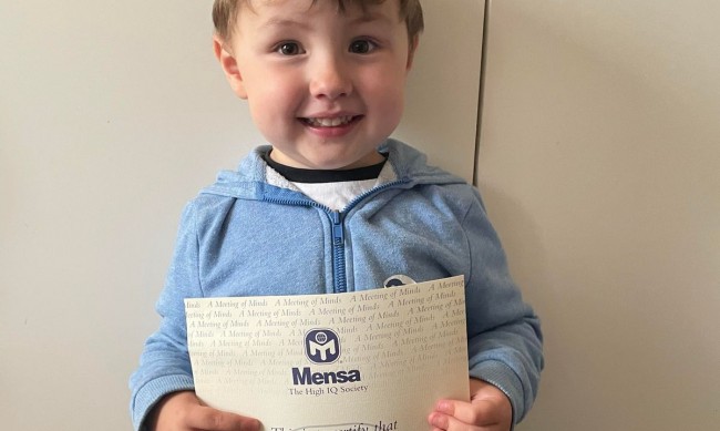 4-годишно момче, което брои и на мандарин, стана член на Менса