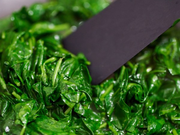 Спанакът е един от най-полезните листни зеленчуци. Той е чудесен