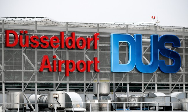 Над сто полета отменени от летище Дюселдорф