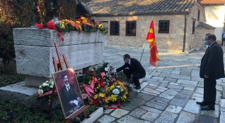 От северномакедонската партия ВМРО ДПМНЕ организират героичен караул на гроба на
