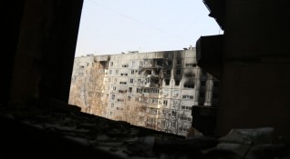 Ракета е ударила жилищна сграда в Харков втория по големина