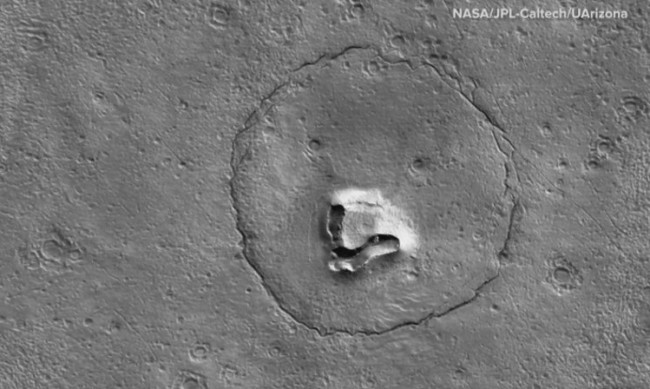 От повърхността на Марс - скална маса или плюшено мече 
