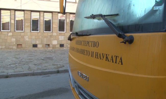 Водачът на училищния автобус в Силистра отрича да е бягал