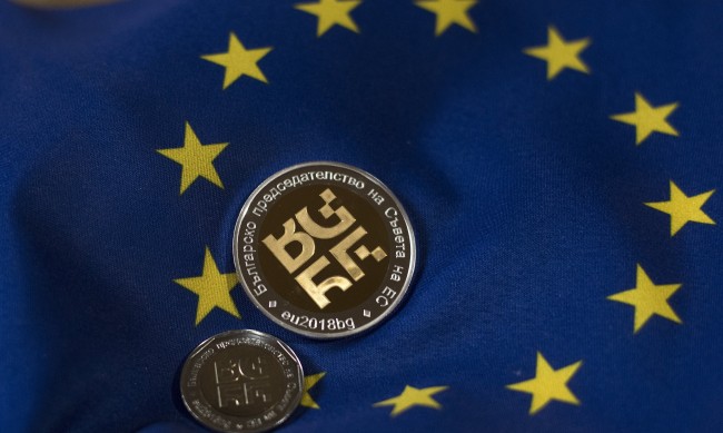 Хампарцумян против идеята за референдум за еврото