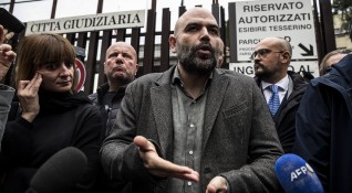 Италианският журналист Роберто Савиано известен с материалите си срещу мафияга