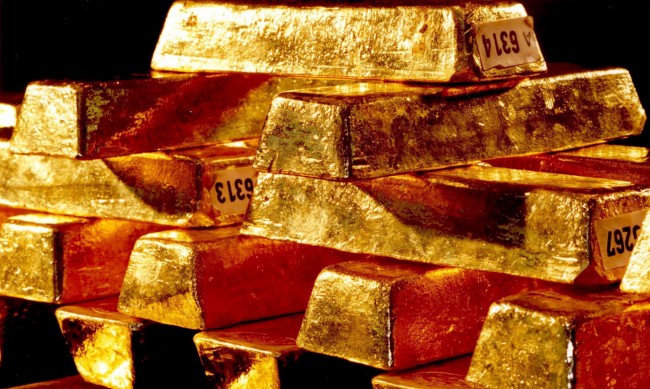 Руснаците купили рекордно количество златни кюлчета през 2022 г.