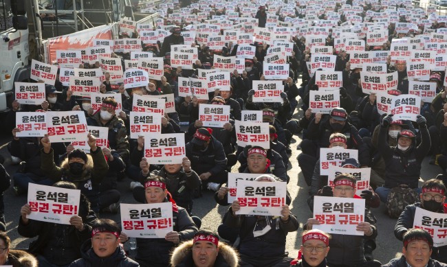 Присъда за правосъден министър в Южна Корея