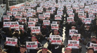 В Южна Корея осъдиха бивкия правосъден министър Чо Кук съобщи