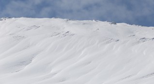 Няколко инцидента на ски писти загубили се туристи в планините