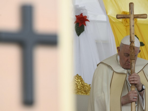 Папа Франциск обяви, че законите, криминализиращи хомосексуалните, бисексуалните и транссексуалните