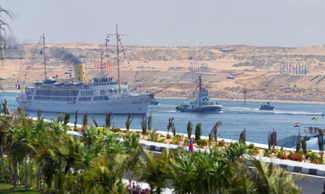 Суецкият канал обяви рекордни постъпления