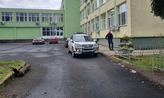 Втори фалшив сигнал в училище за бомба, този път във Варна