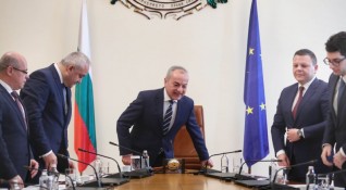 Служебният министър председател Гълъб Донев разпредели между четиримата вицепремиери функциите