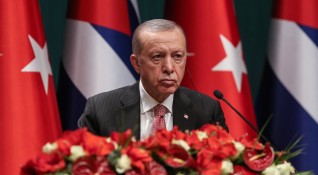 Турският президент Ердоган обяви тримесечно извънредно положение в десет региона