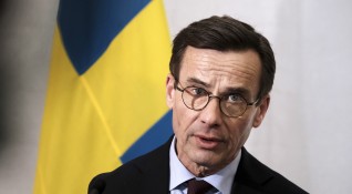 Шведският премиер Улф Кристершон заяви че е готов да поднови