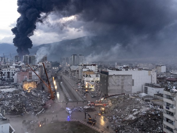 Пожарът в контейнери на южното турско пристанище Искендерун е овладян