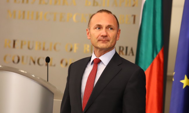 Енергийният министър с разкрития за договорите на Николов