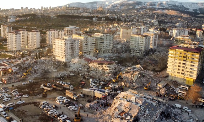 След земетресенията: Скок на инфлацията заплашва Турция 