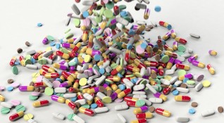 През януари бяха доставени близо 200 000 опаковки антибиотици от групите