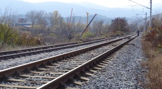 Товарен влак е прегазил човек край Радомир съобщиха от ОДМВР Перник